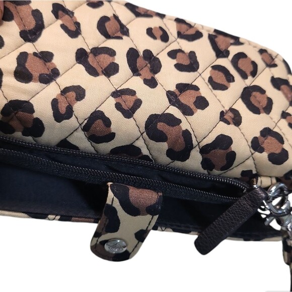 NWT Vera Bradley leopard animal print quilted smartphone Wristlet Wallet iphone - Picture 3 of 11